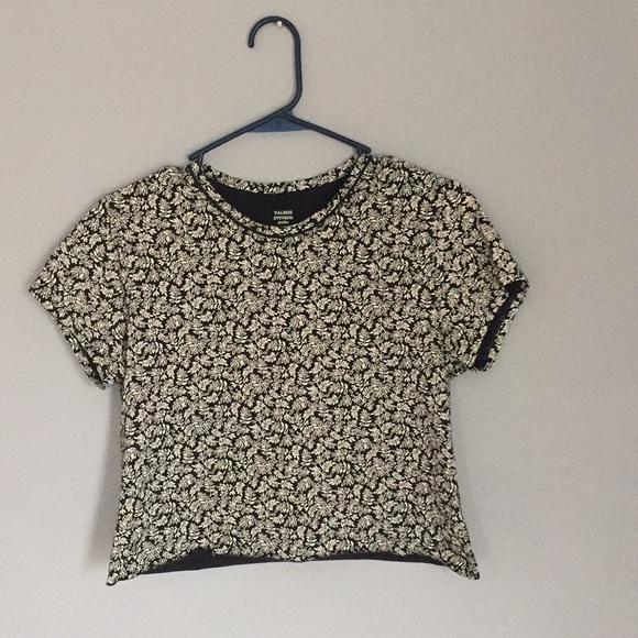 Valerie Stevens Tops - Cropped Floral Top